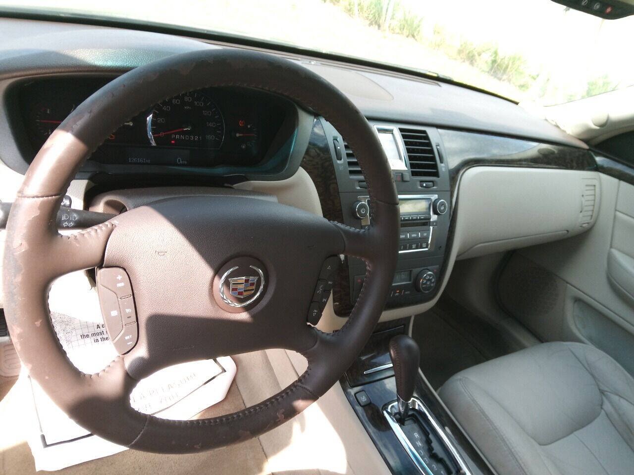 Used 2009 Cadillac DTS FWD image 19