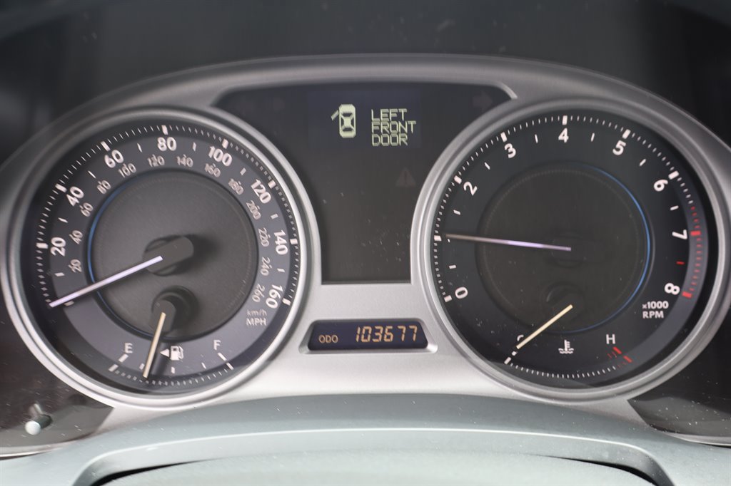 Used 2006 Lexus IS 250 w/ Preferred Accessory Pkg RWD image 23