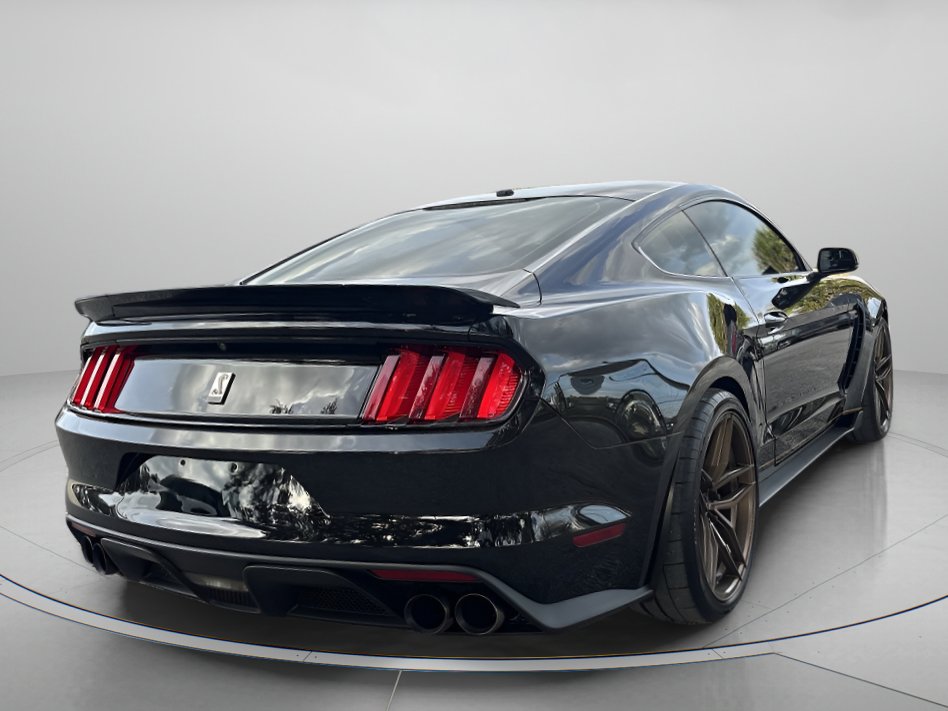 Used 2017 Ford Mustang Shelby GT350 image 3