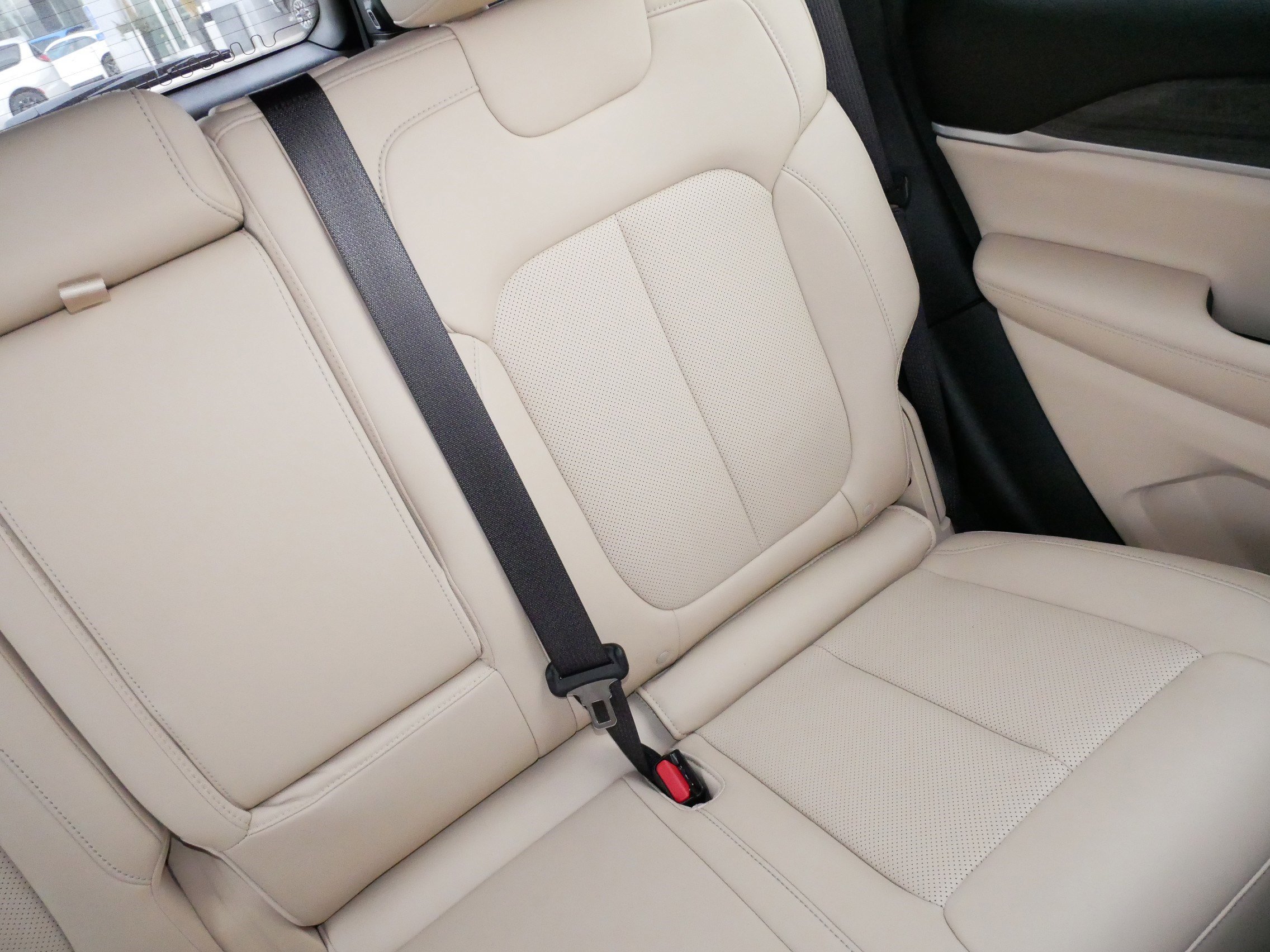 Used 2025 Jeep Grand Cherokee Limited w/ Luxury Tech Group II image 14