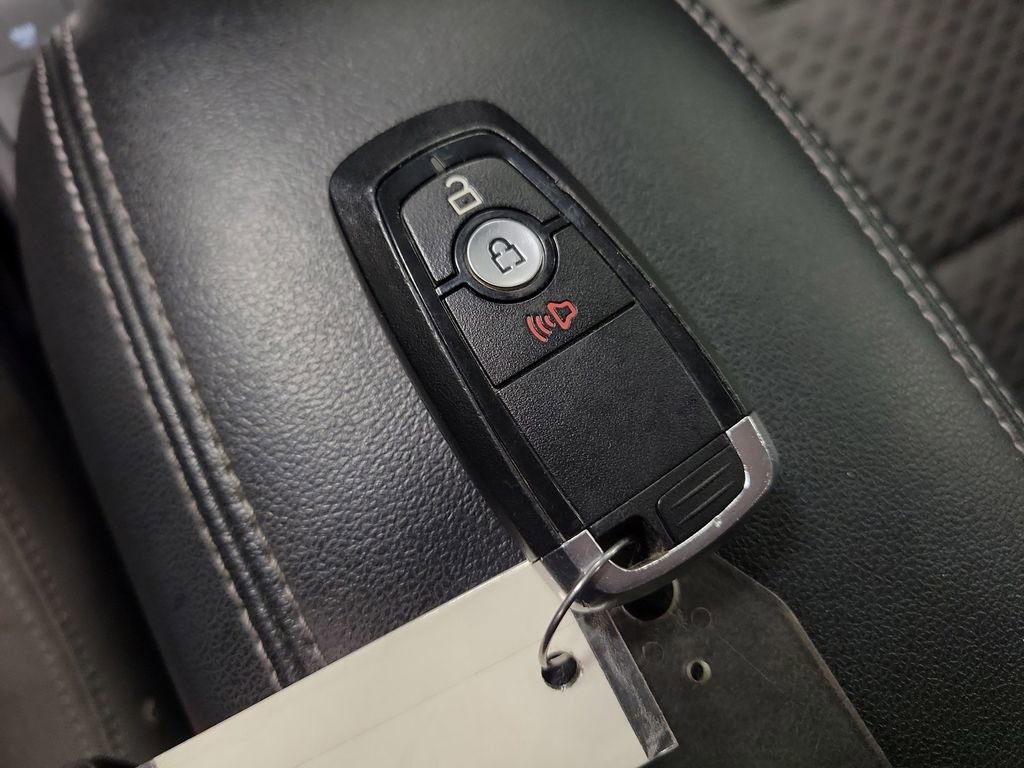 Used 2021 Ford Escape SE image 15