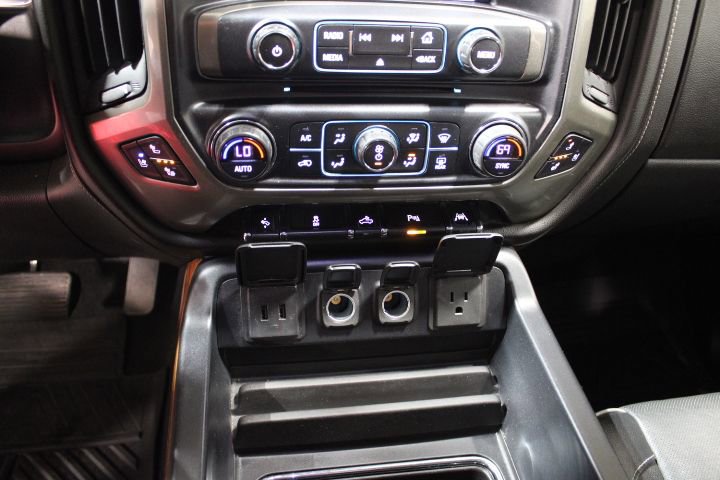 Used 2018 Chevrolet Silverado 1500 High Country AWD/4WD image 34