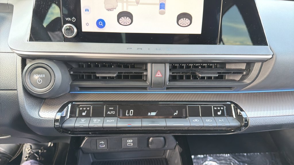 Used 2023 Toyota Prius XLE FWD image 21