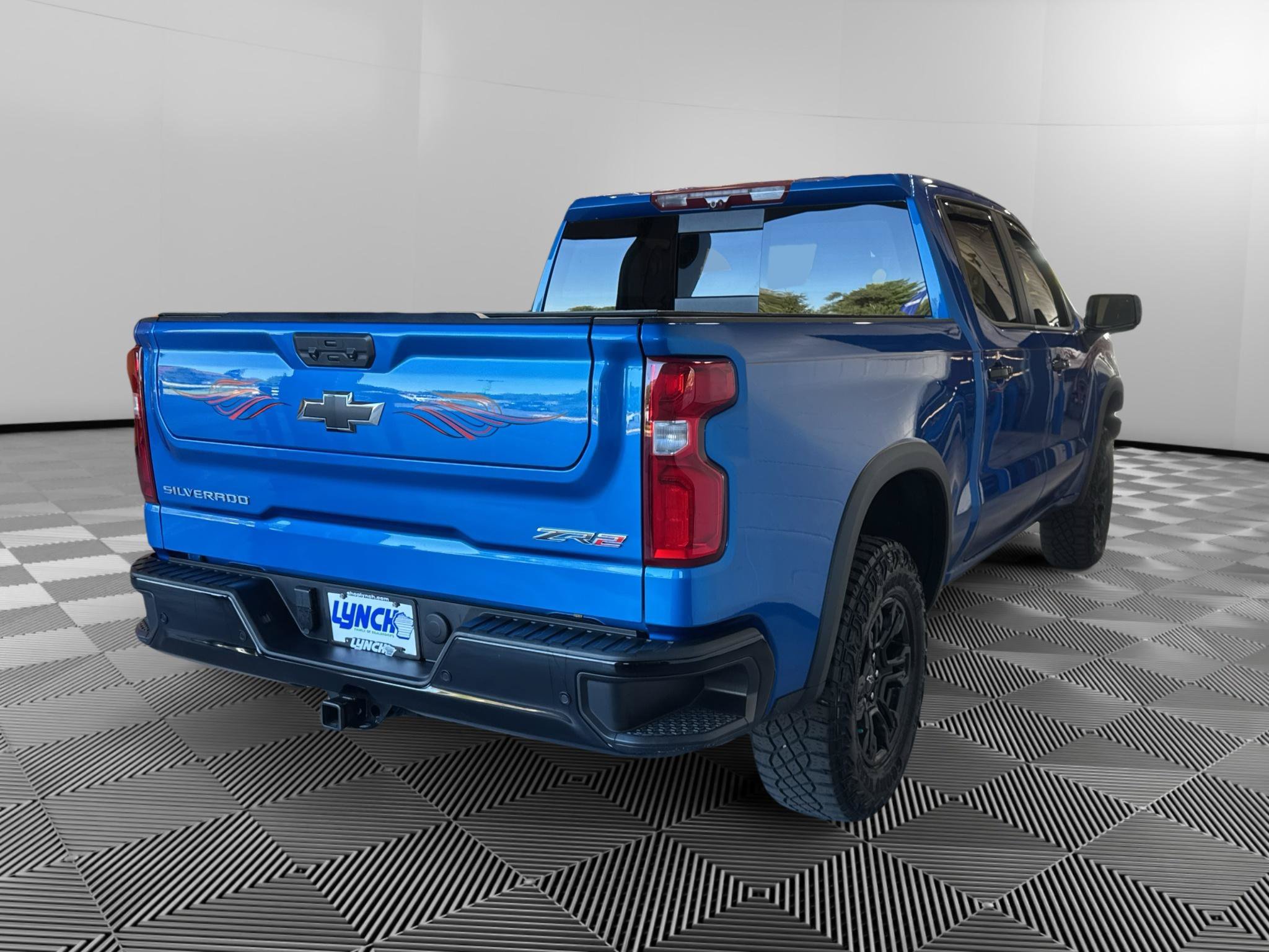 Used 2024 Chevrolet Silverado 1500 ZR2 w/ Technology Package AWD/4WD image 5