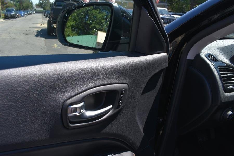 Used 2021 Jeep Compass Limited w/ Elite Interior Group image 14