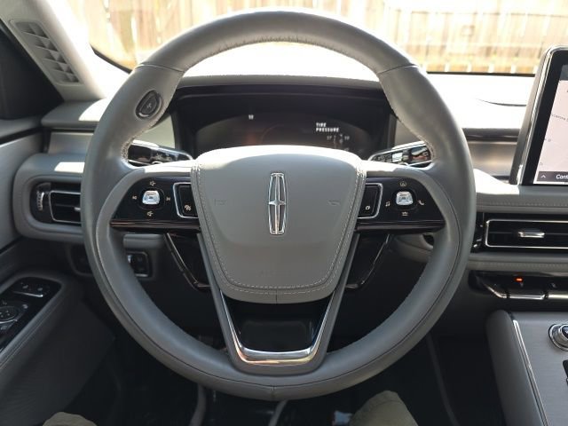 Used 2021 Lincoln Aviator Reserve w/ Equipment Group 202A image 13