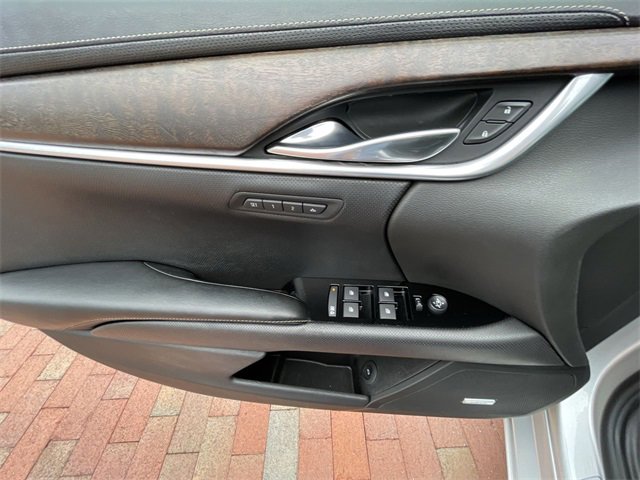 Used 2018 Cadillac XTS Luxury image 11