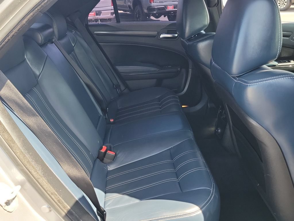 Used 2014 Chrysler 300 S RWD image 27