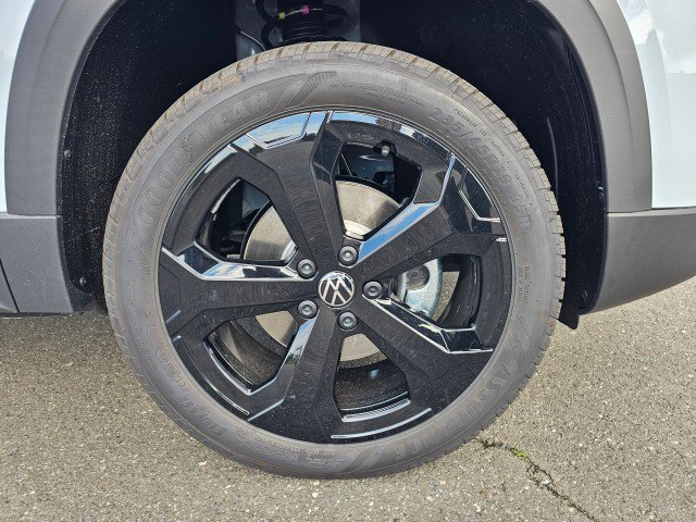 New 2027 Volkswagen Taos SE AWD/4WD image 9