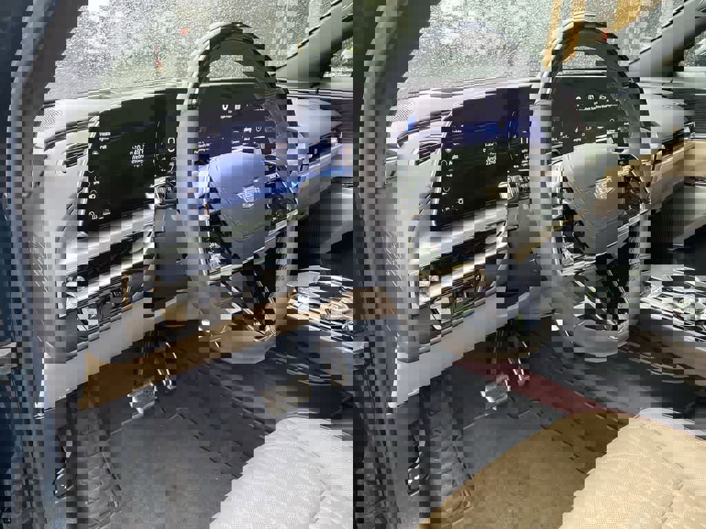 Certified 2025 Cadillac Lyriq Luxury w/ Nappa Leather Package image 2