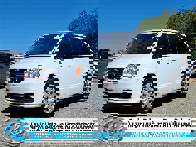 Used 2018 Dodge Grand Caravan SE w/ UConnect Hands-Free Group