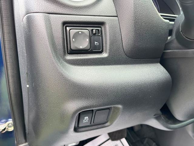 Used 2018 Nissan Versa SV FWD image 18