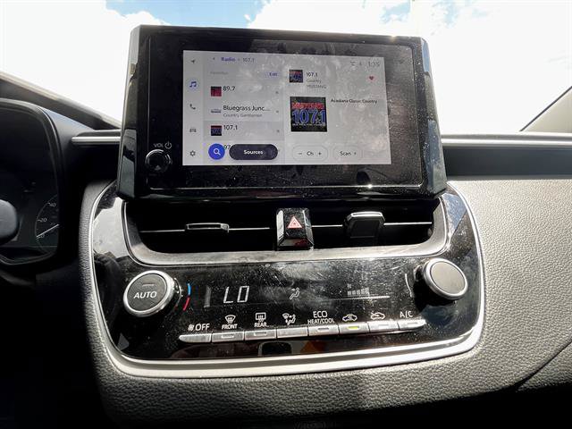 Used 2025 Toyota Corolla LE FWD image 17