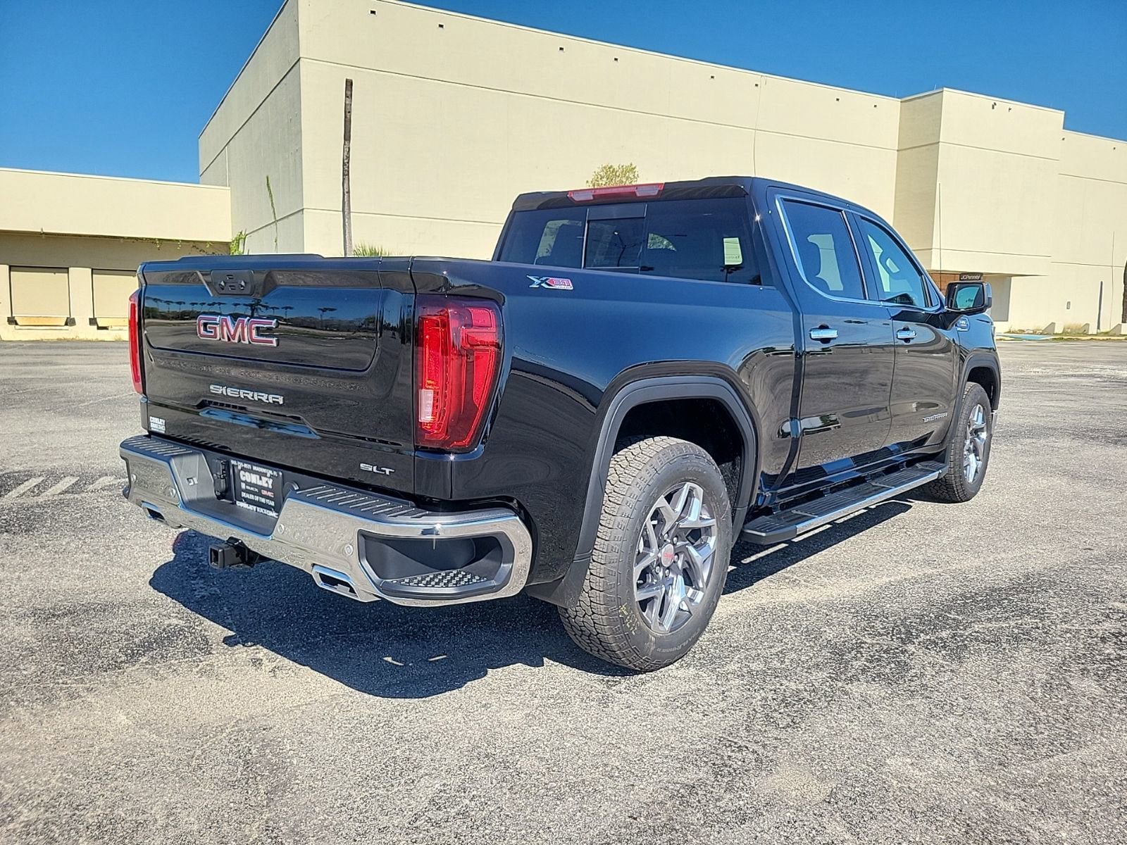 New 2026 GMC Sierra 1500 SLT w/ SLT Premium Plus Package AWD/4WD image 5