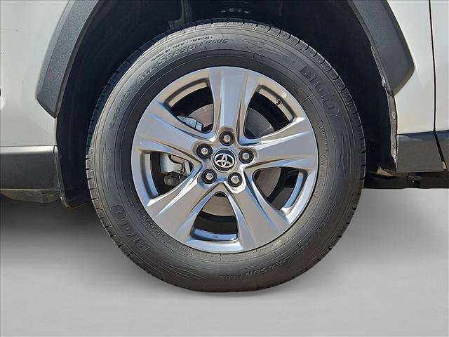 Used 2023 Toyota RAV4 LE AWD/4WD image 23