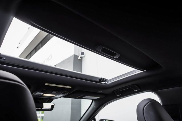 Certified 2025 Lexus UX 300h FWD w/ Accessory Package (Z2) image 22