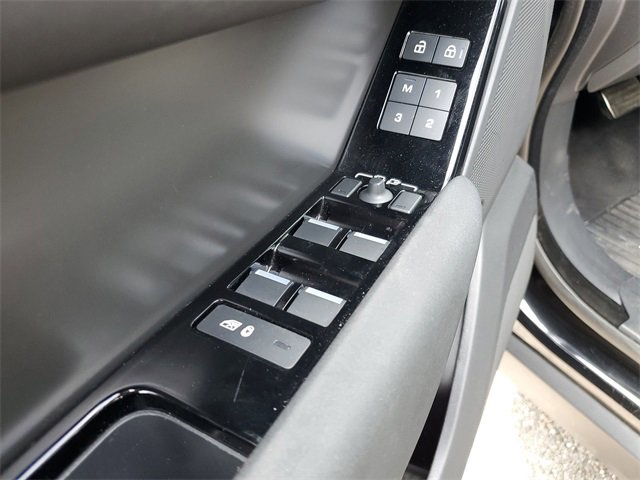 Used 2025 Land Rover Range Rover Velar Dynamic SE image 21