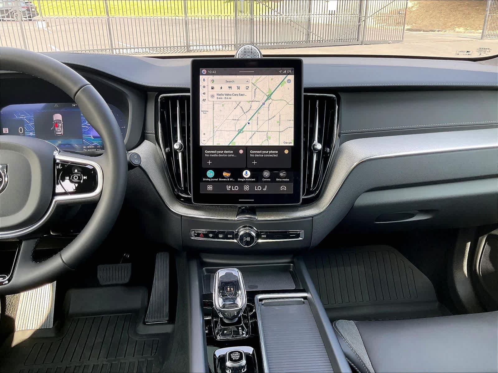 New 2026 Volvo XC60 T8 Polestar w/ Protection Package Premier AWD/4WD image 9