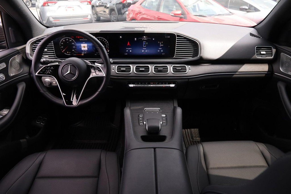Used 2025 Mercedes-Benz GLE 450e 4MATIC image 25