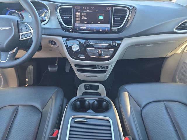 Used 2024 Chrysler Pacifica Touring-L image 13