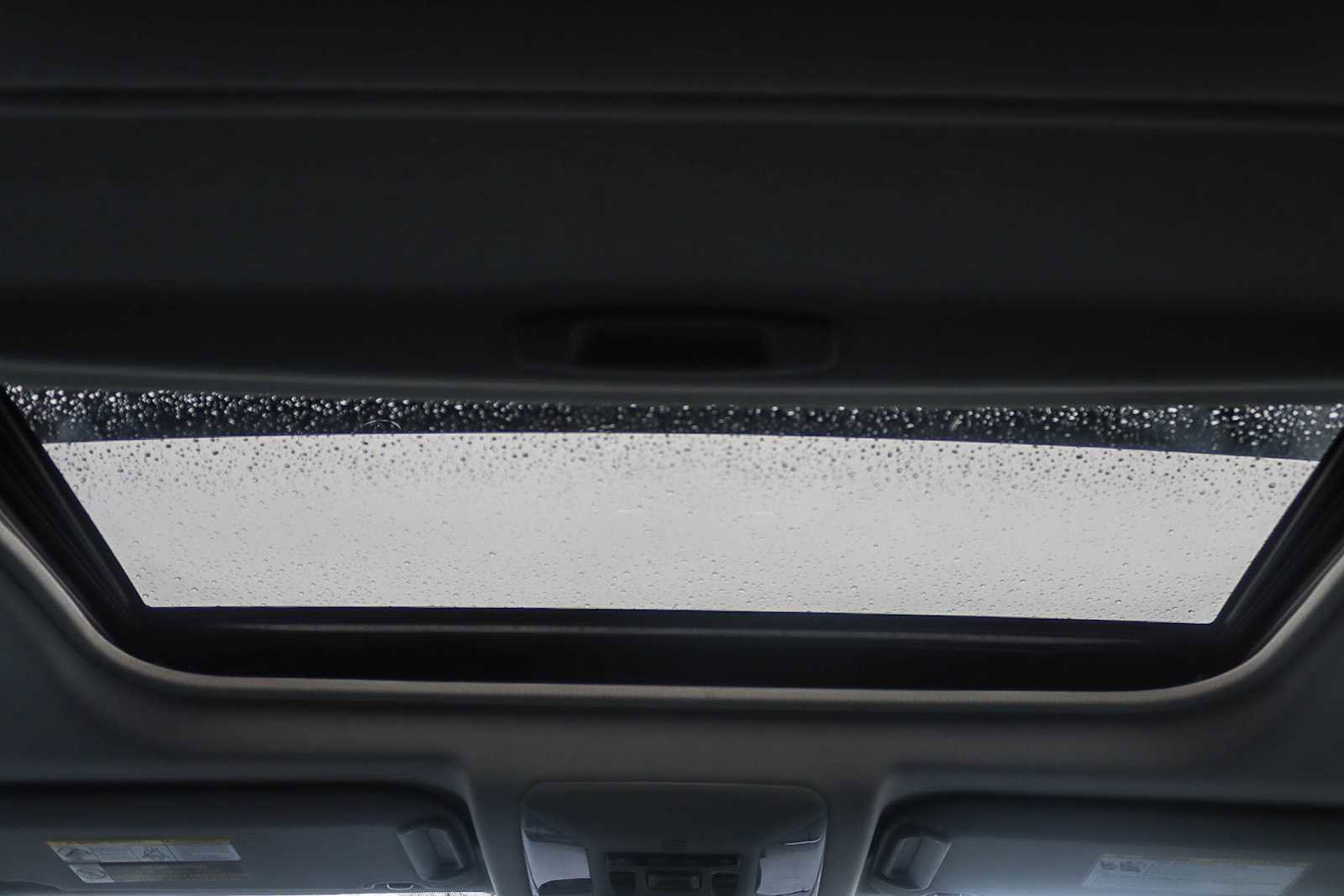 Used 2021 Toyota RAV4 XLE Premium image 15