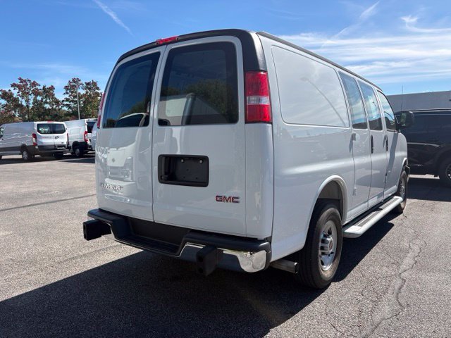 Used 2025 GMC Savana 2500 w/ Driver Convenience Package RWD image 5