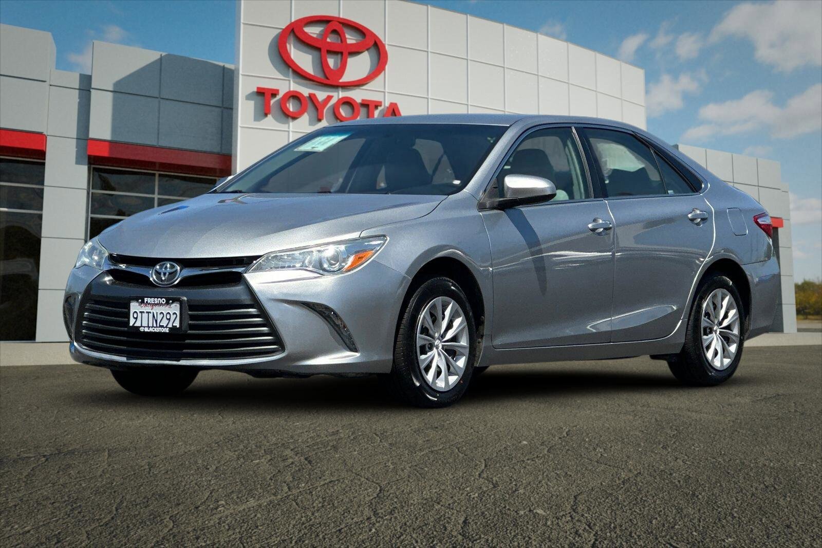 Used 2017 Toyota Camry LE FWD image 7