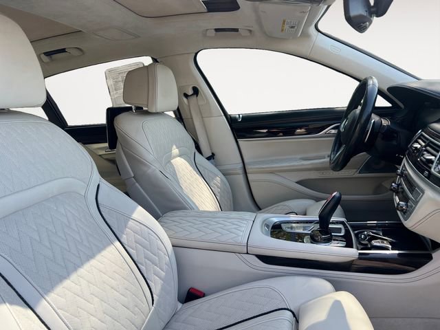 Used 2020 BMW 745e xDrive AWD/4WD image 15