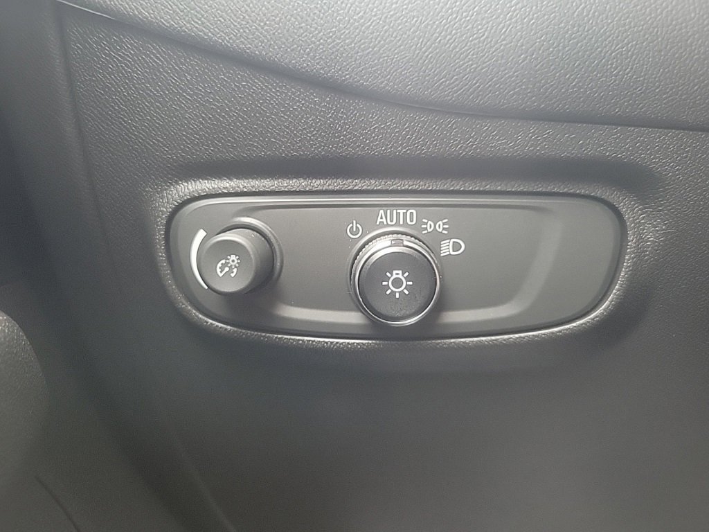 Used 2023 Chevrolet Equinox LT image 10