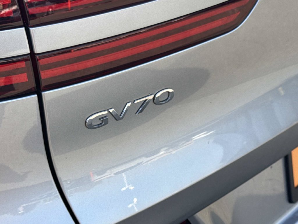 Used 2023 Genesis Electrified GV70 AWD/4WD image 6