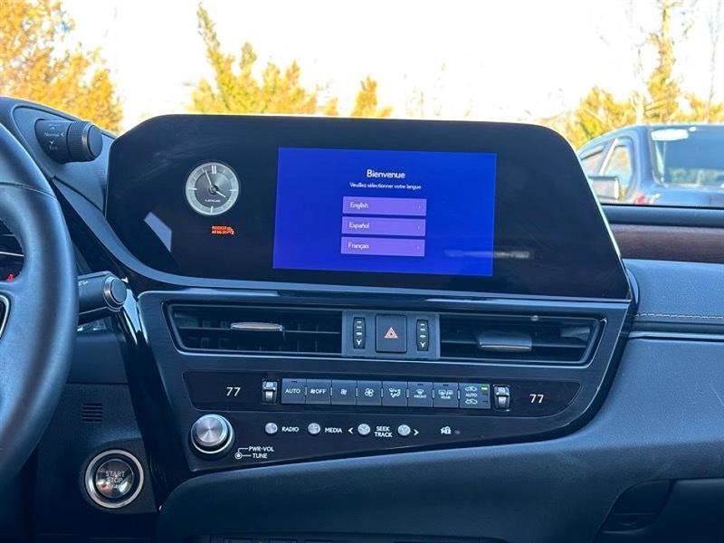 Used 2024 Lexus ES 350 w/ Premium Package image 31