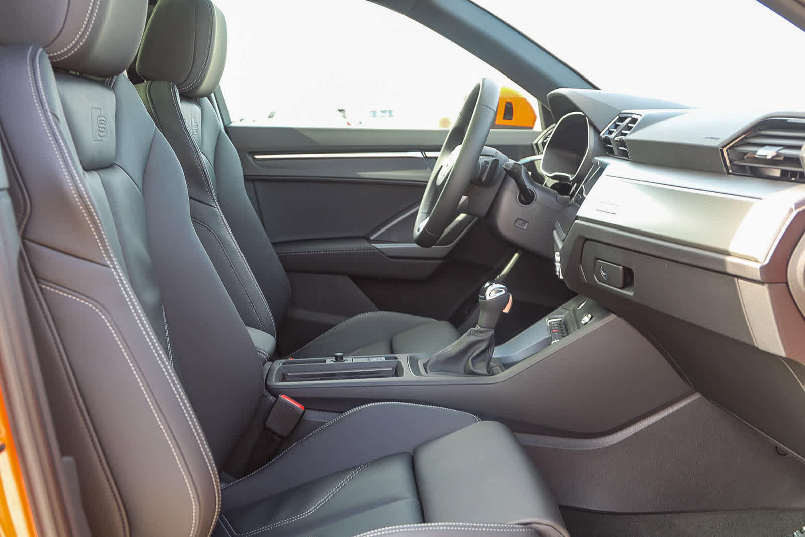 Used 2025 Audi Q3 2.0T Premium w/ Convenience Package image 17