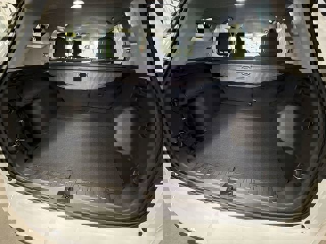 Used 2023 GMC Terrain SLE w/ Driver Convenience Package image 21