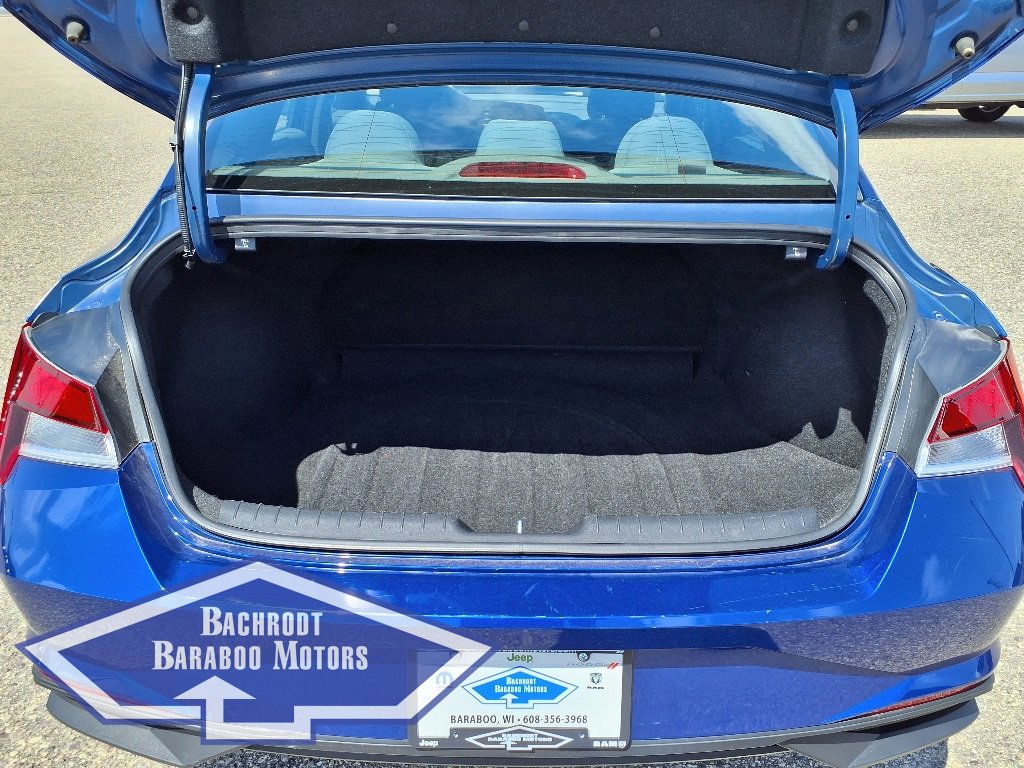 Used 2023 Hyundai Elantra SEL image 7