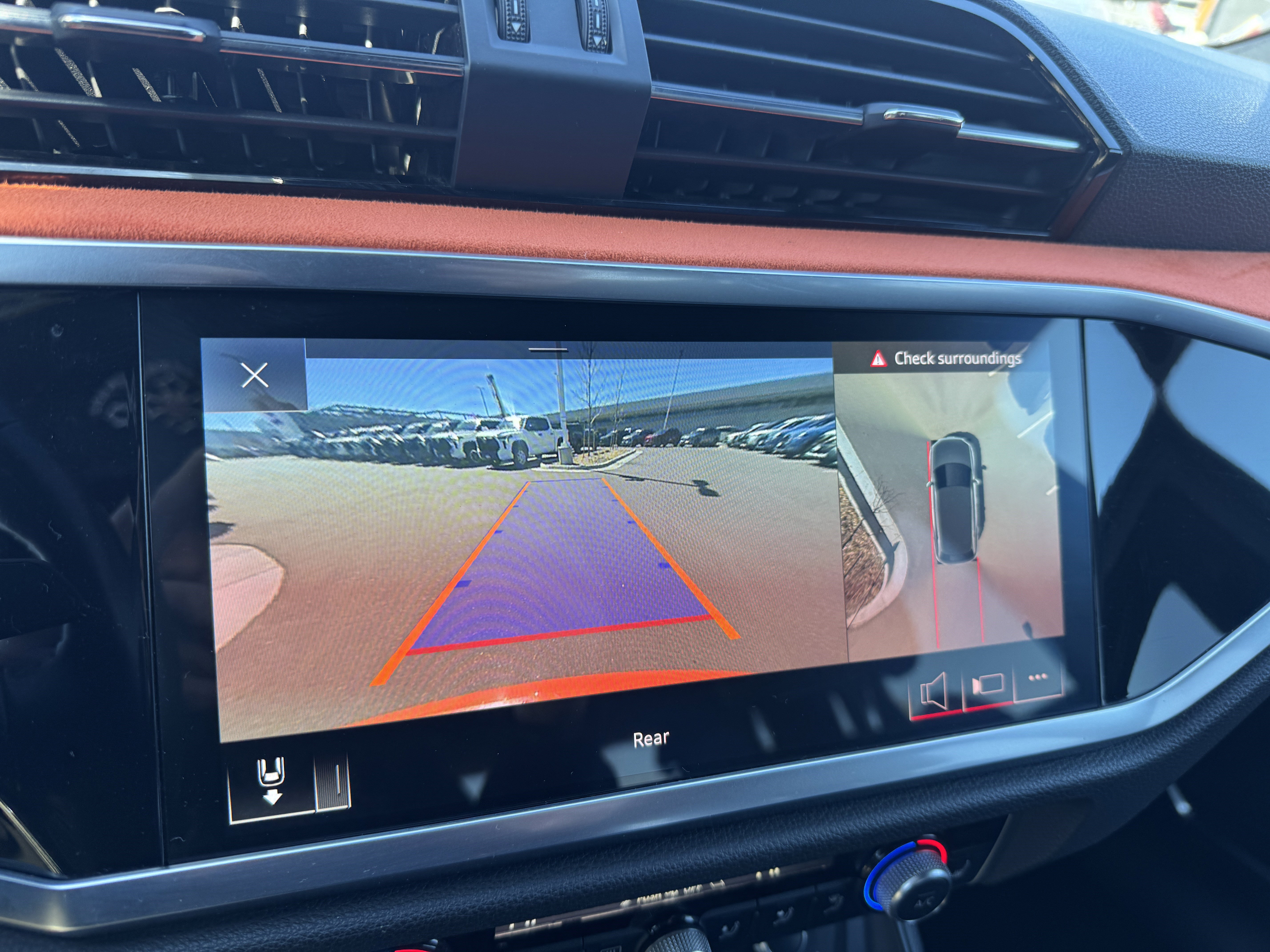 Used 2020 Audi Q3 2.0T Prestige w/ Prestige Package image 26