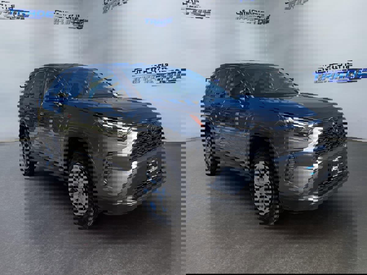 Used 2023 Toyota RAV4 LE image 3