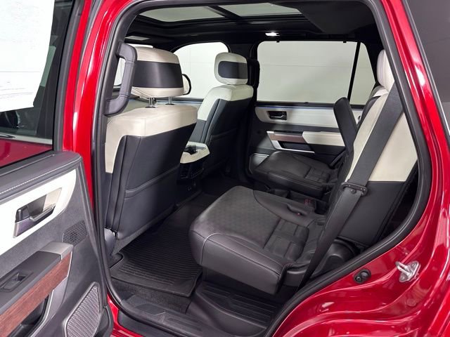 Used 2023 Toyota Sequoia Capstone AWD/4WD image 17