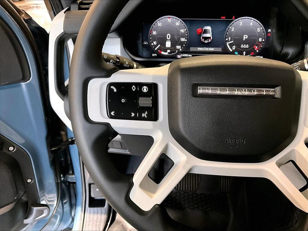 Used 2025 Land Rover Defender 90 S AWD/4WD image 24