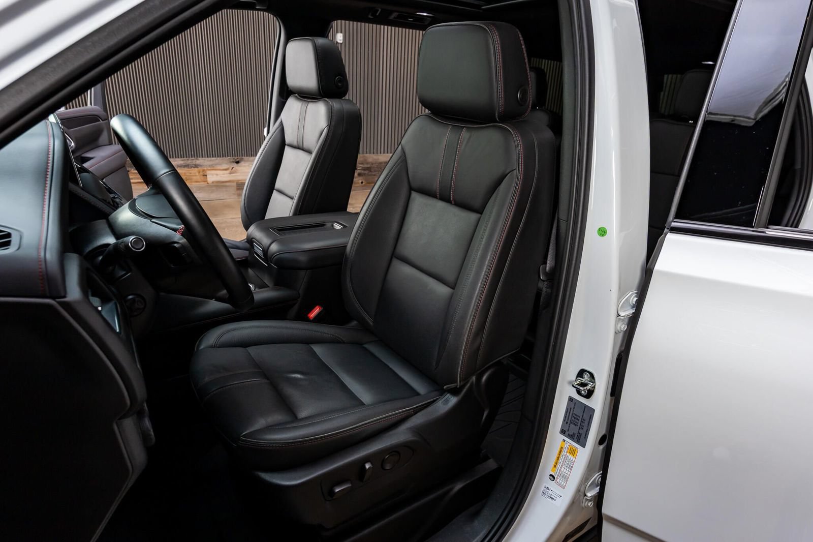 Used 2024 Chevrolet Tahoe RST w/ Luxury Package AWD/4WD image 29
