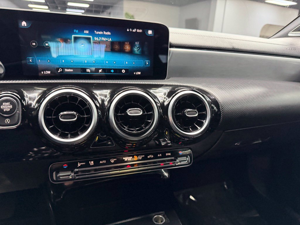 Used 2020 Mercedes-Benz CLA 250 image 25