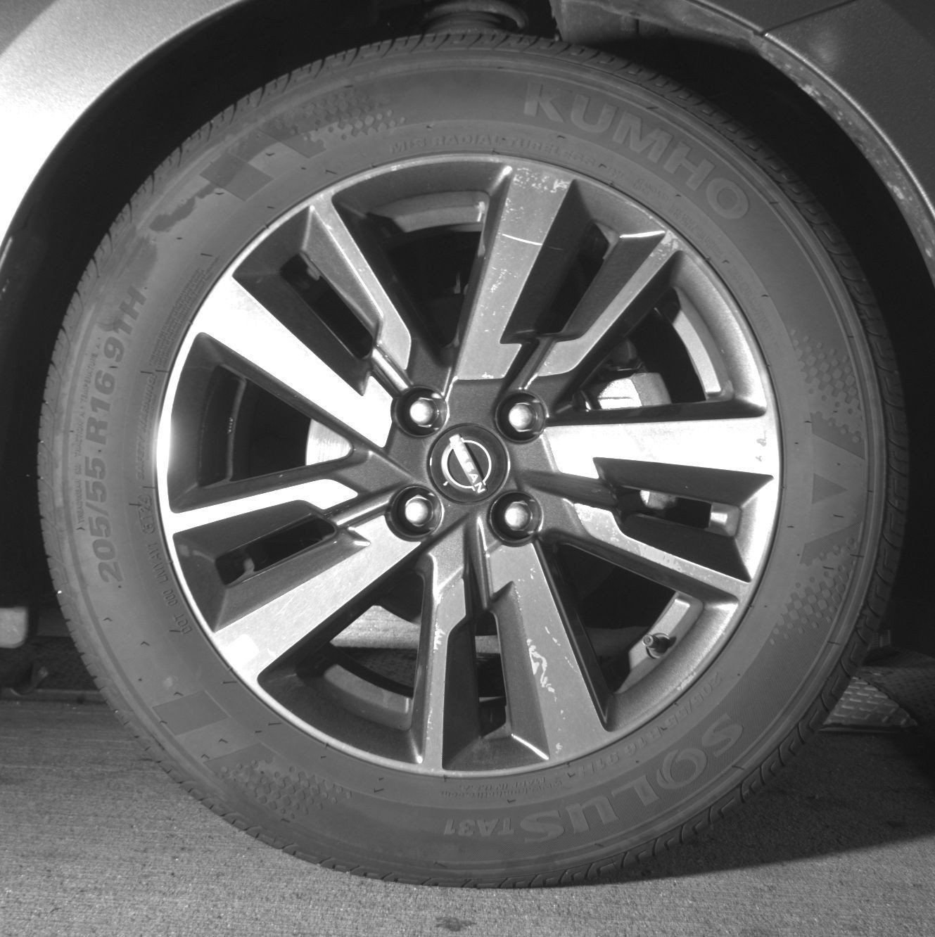 Used 2025 Nissan Versa SV FWD image 16