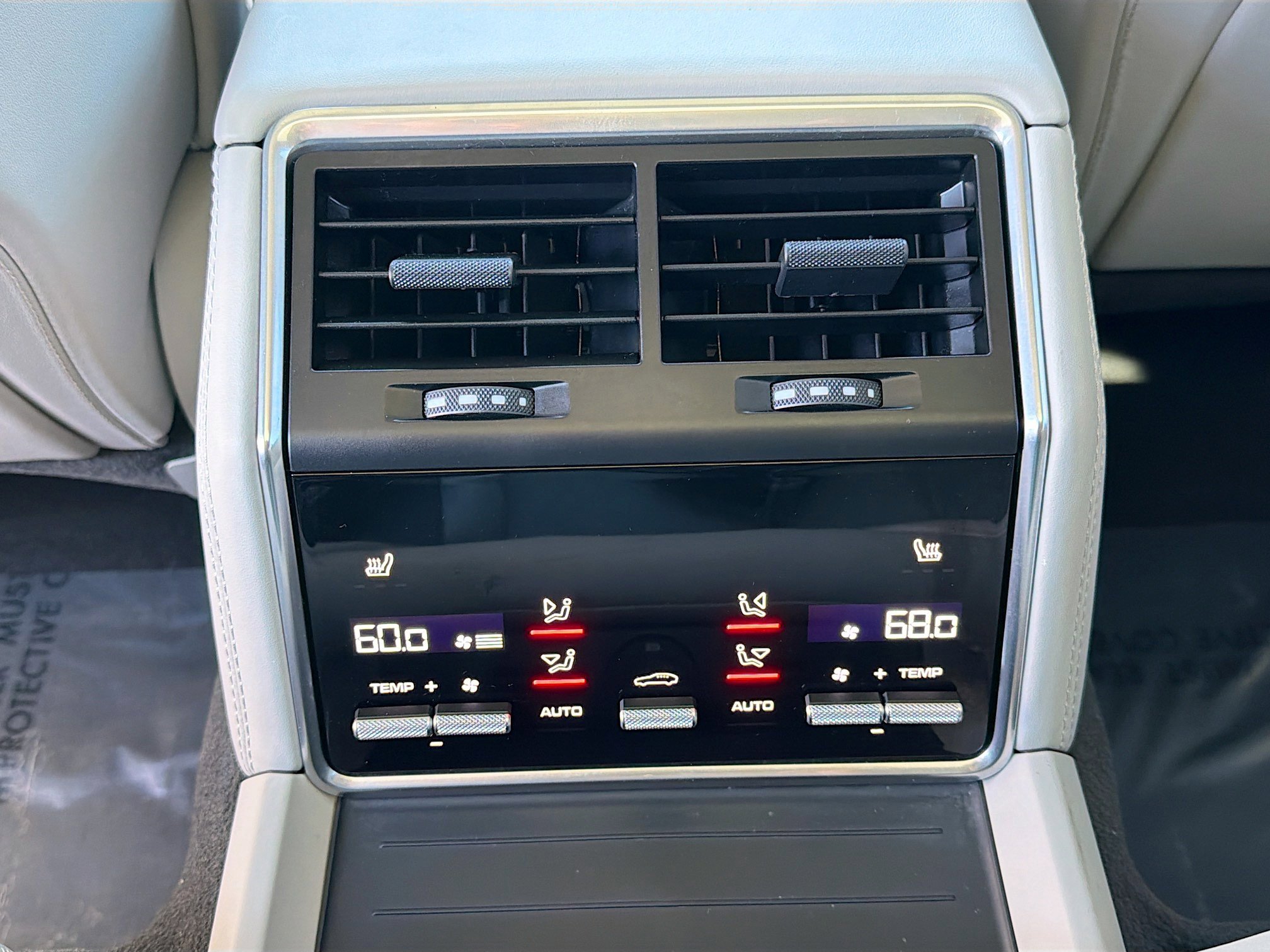 Used 2023 Porsche Panamera 4S w/ Premium Package image 19