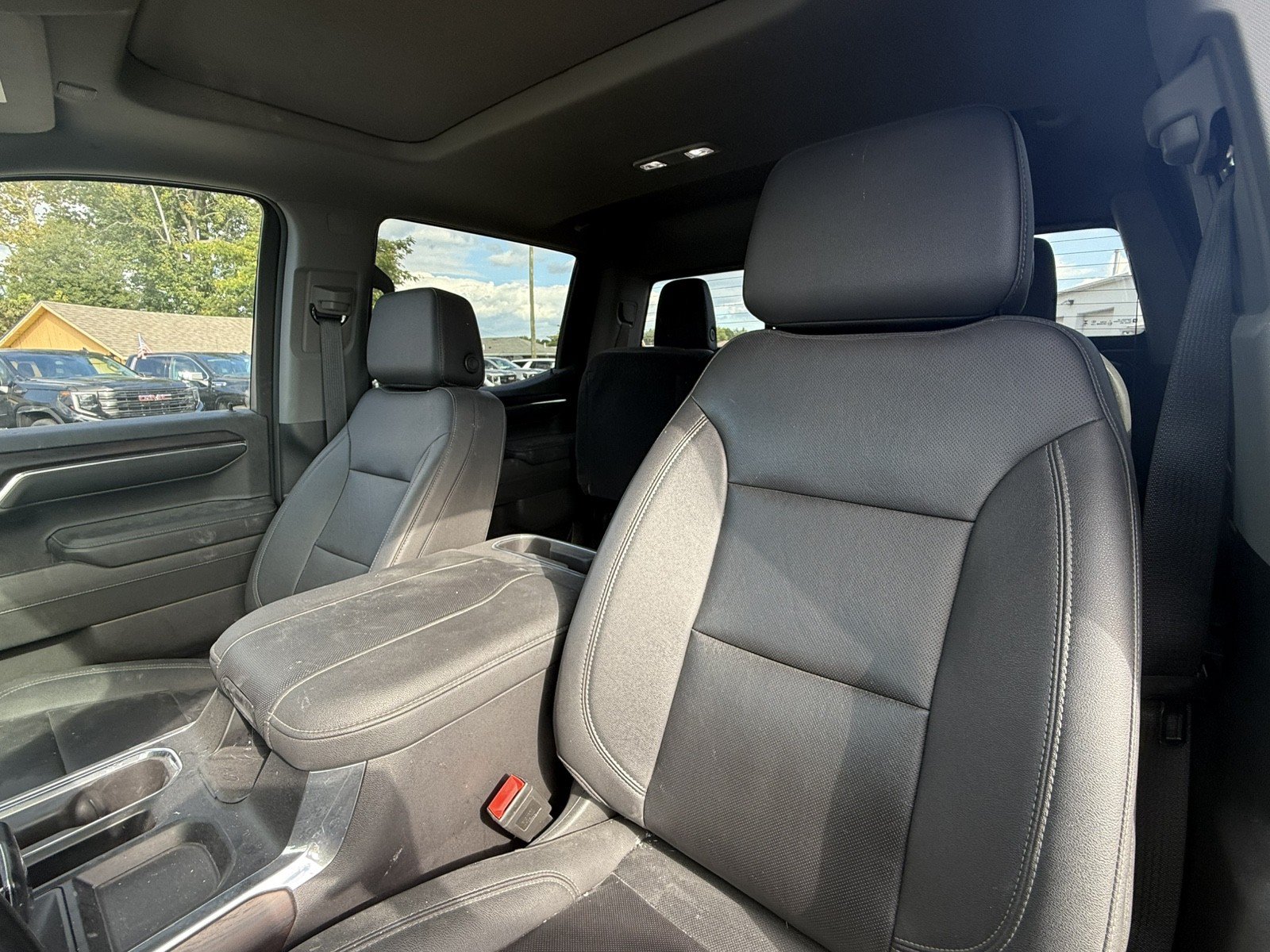 Used 2024 GMC Sierra 1500 SLT w/ SLT Premium Plus Package AWD/4WD image 10