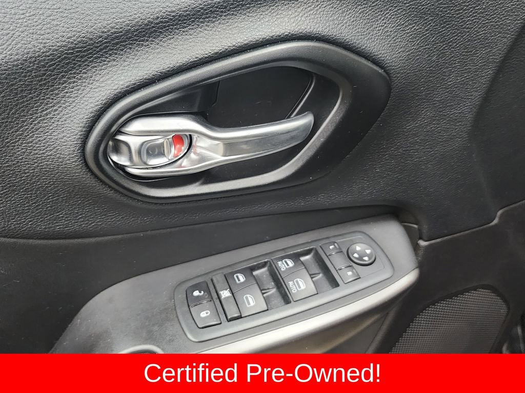 Certified 2021 Jeep Cherokee Latitude Lux w/ Comfort/Convenience Group image 11