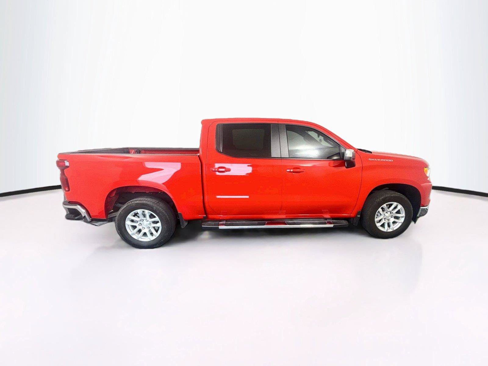 Used 2025 Chevrolet Silverado 1500 LT RWD image 6