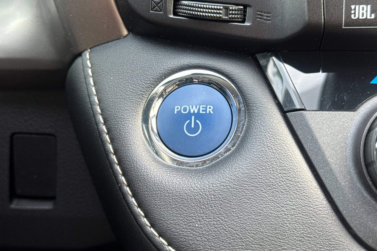 Certified 2018 Toyota RAV4 Limited w/ Advanced Technology Package image 27