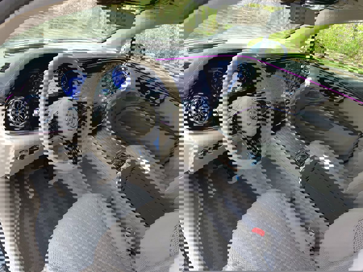 Used 2023 Mercedes-Benz EQS 580 4MATIC Sedan image 2