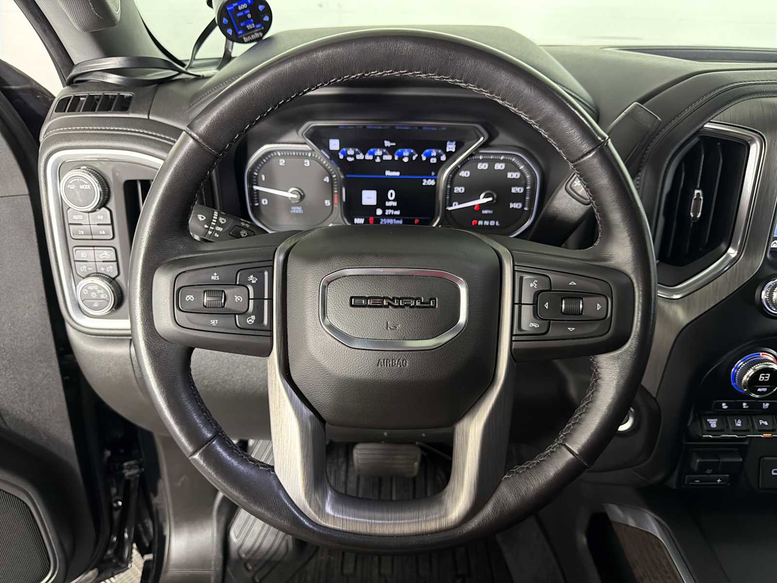 Used 2021 GMC Sierra 2500 Denali w/ Denali Ultimate Package image 24