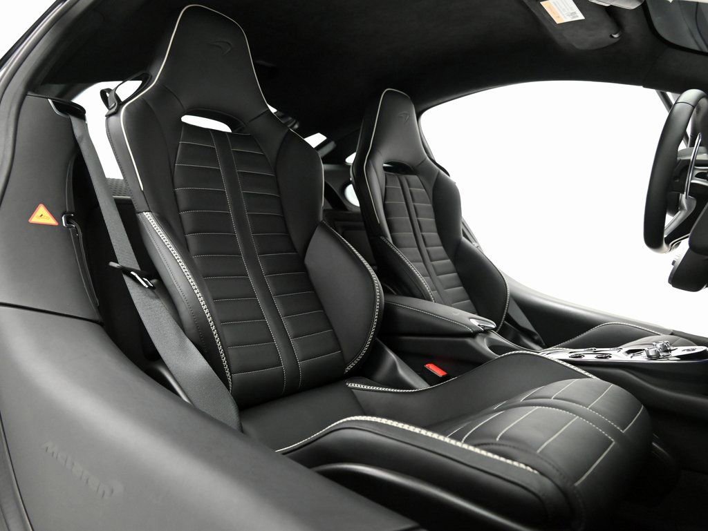 Used 2025 McLaren GTS RWD image 18