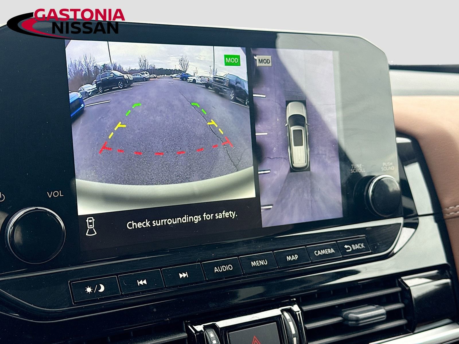 Used 2025 Nissan Pathfinder Platinum w/ Cargo Package image 18